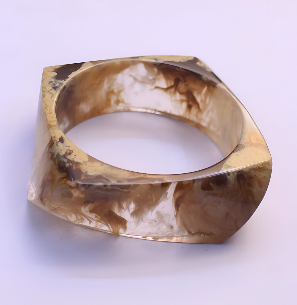 this is resin bangle